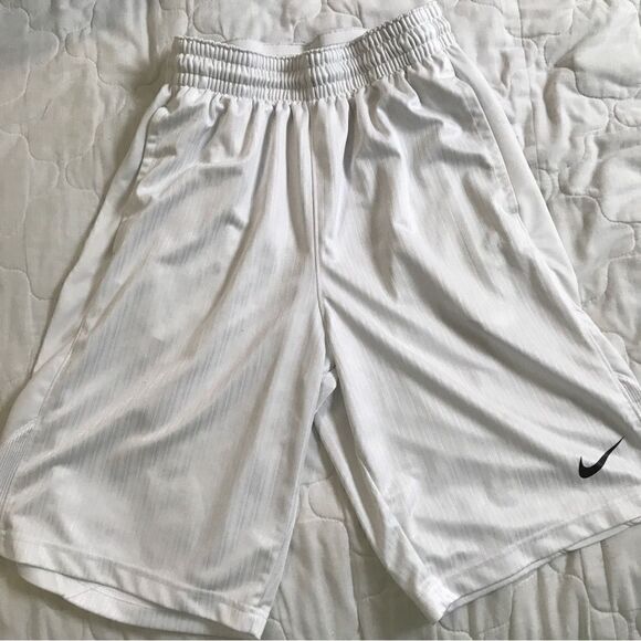 Nike boys athletic shorts size M - Picture 1 of 2